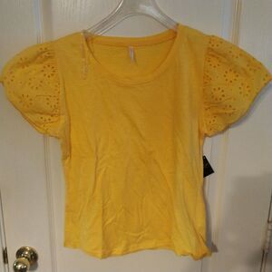Yellow Short Sleeve Blouse Embroidered Eyelet Sleeve JW M Med Medium (8-12)